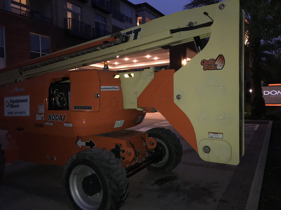 2020 JLG 800AJ
