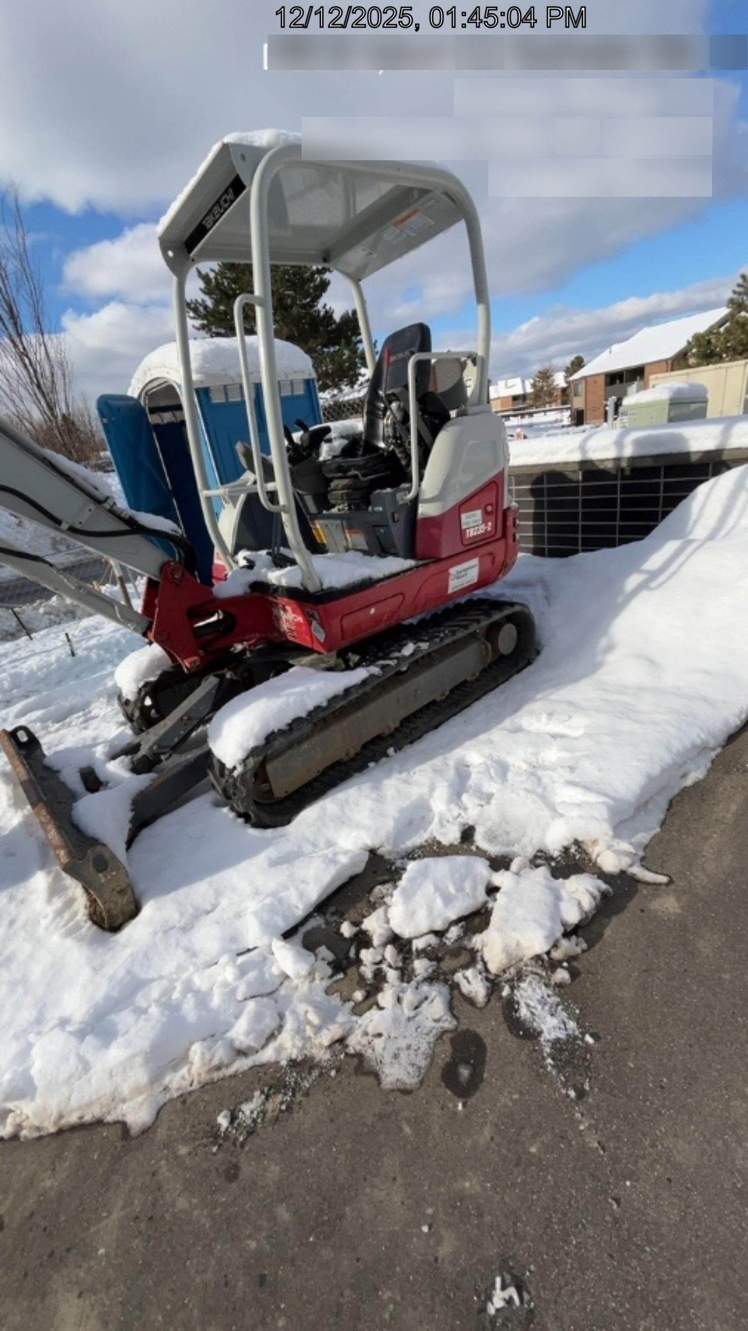 2021 TAKEUCHI TB235-2R