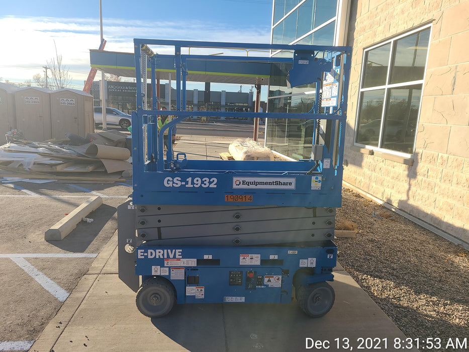 2021 GENIE GS-1932