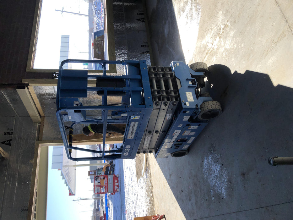 2019 Genie GS-1930 Fixed rails with chain Entry