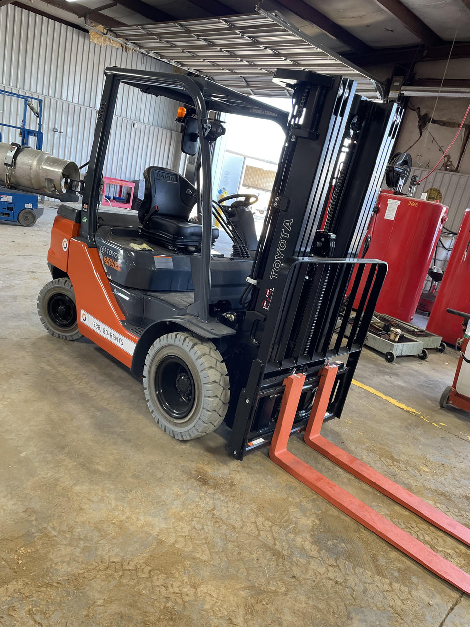 2022 TOYOTA 50-8FGU25