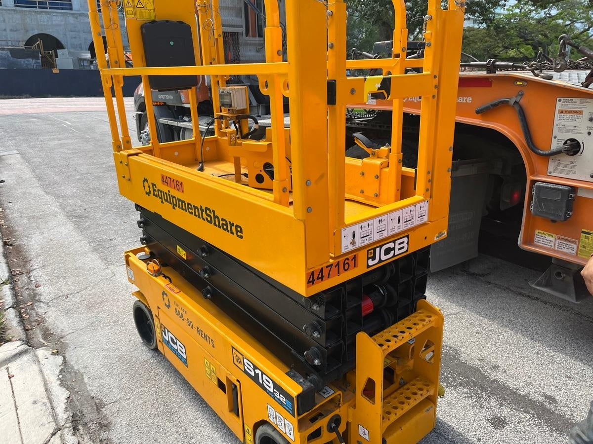 2024 JCB S1932E