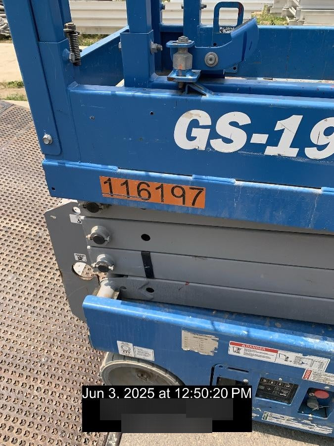 2020 Genie GS-1930 Solid Non Marking Tires, Beacon, Folding rails with half height swing gate