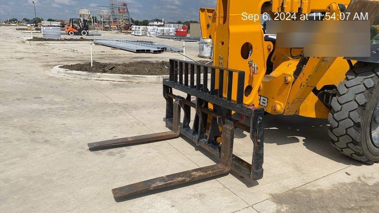 2022 JCB 510-56