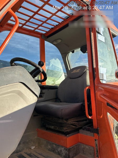 2021 JLG 1075