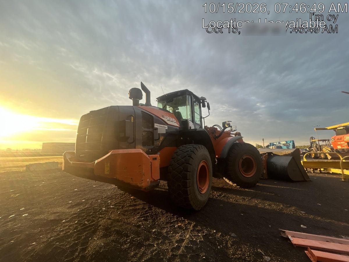 2022 HITACHI ZW220-6