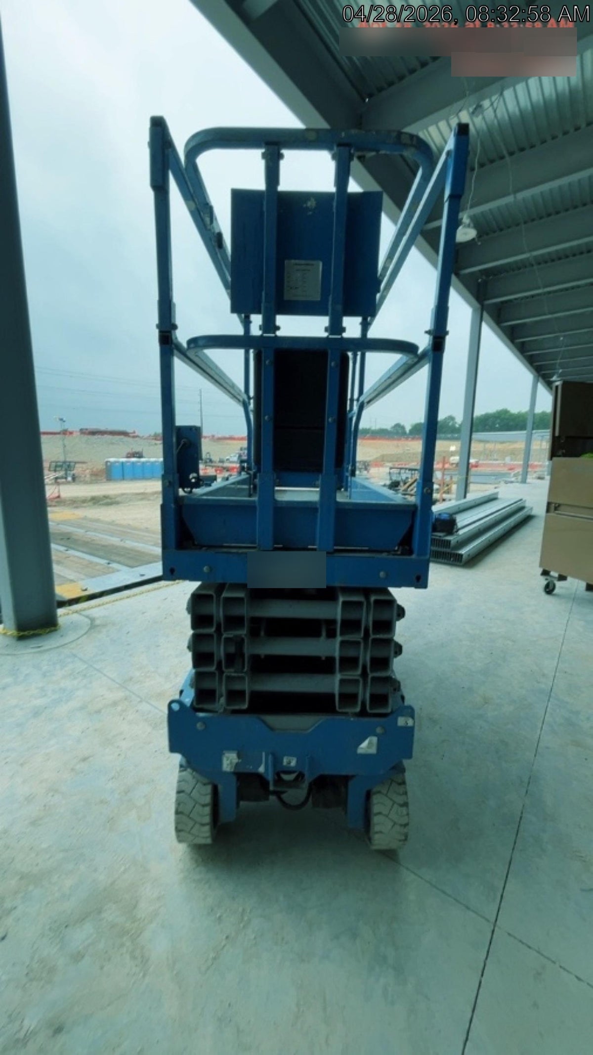 2019 Genie GS-2632 Folding rails with half height swing gate