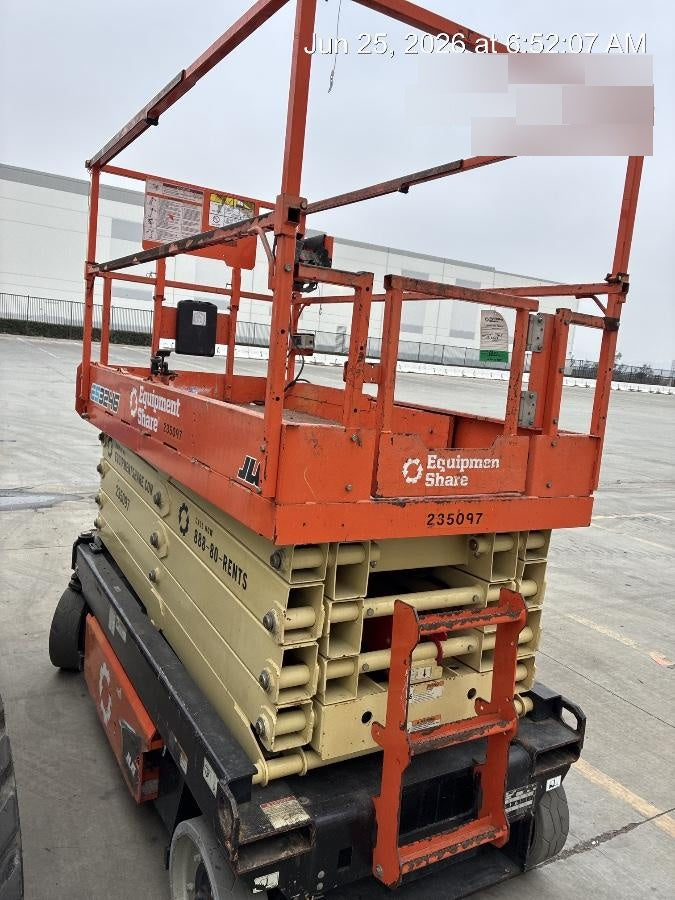 2022 JLG ES3246