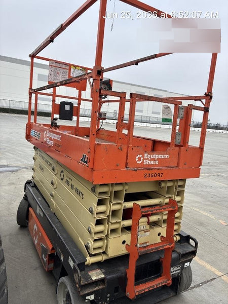 2022 JLG ES3246