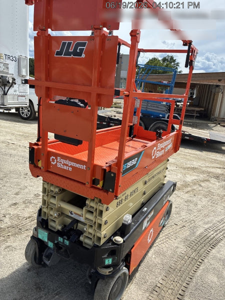 2025 JLG ES1932