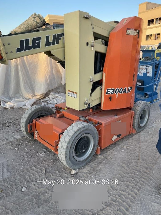 2019 JLG E300AJP