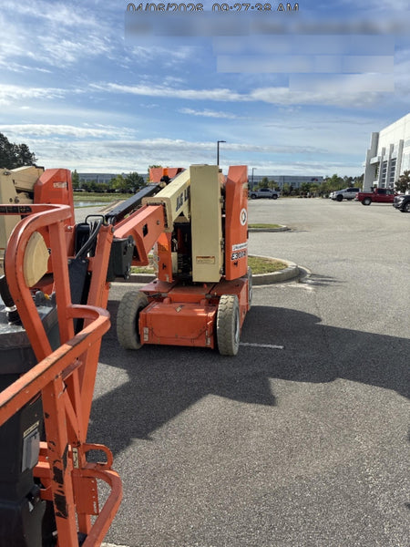 2019 JLG E300AJP