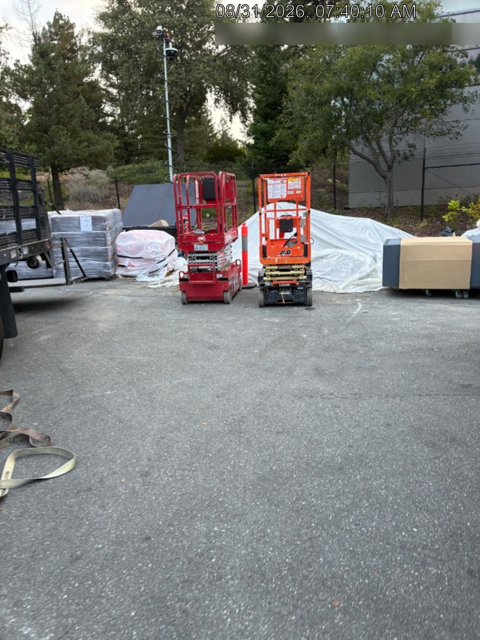 2021 JLG ES1330L