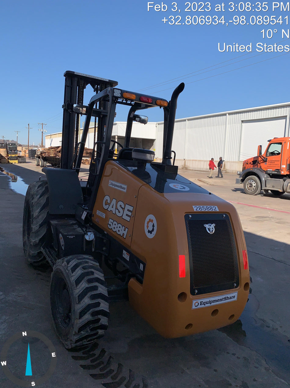 2023 CASE 588H