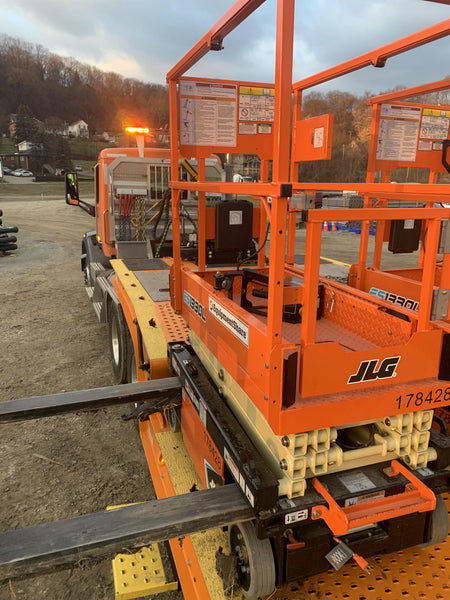 2021 JLG ES1330L