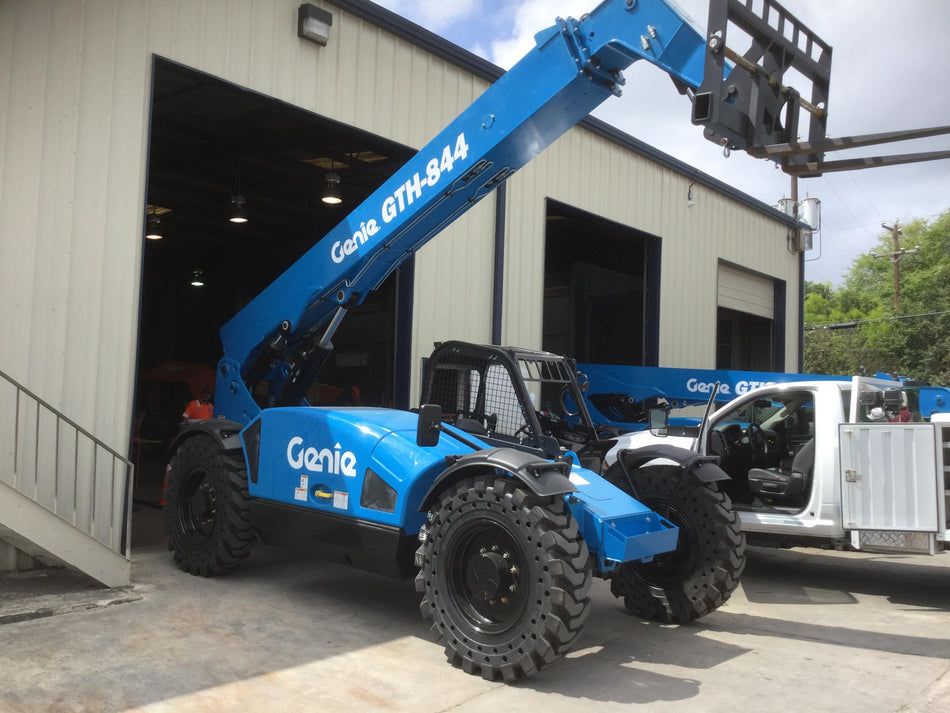 2017 GENIE GTH-844
