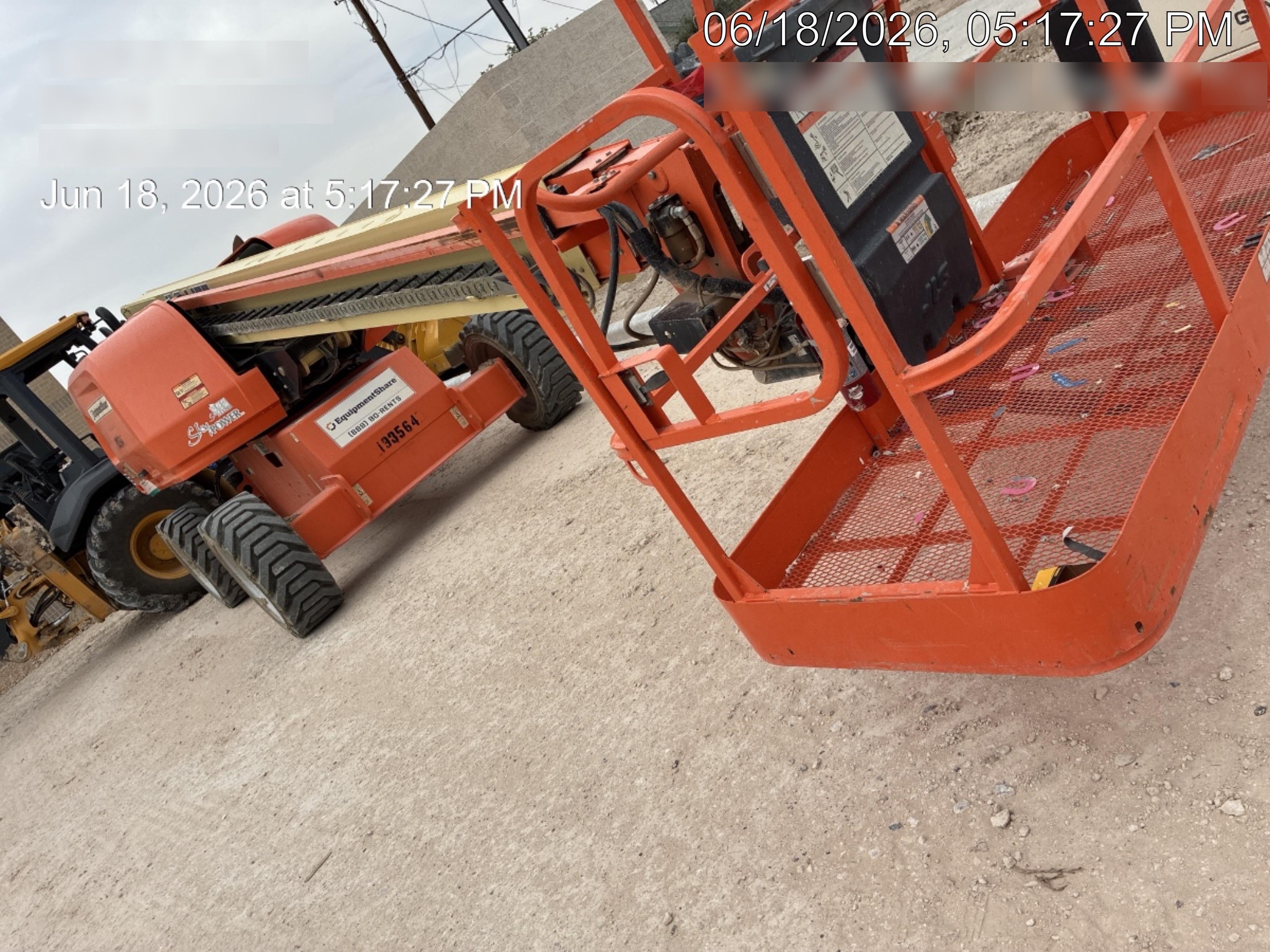 2021 JLG 600S