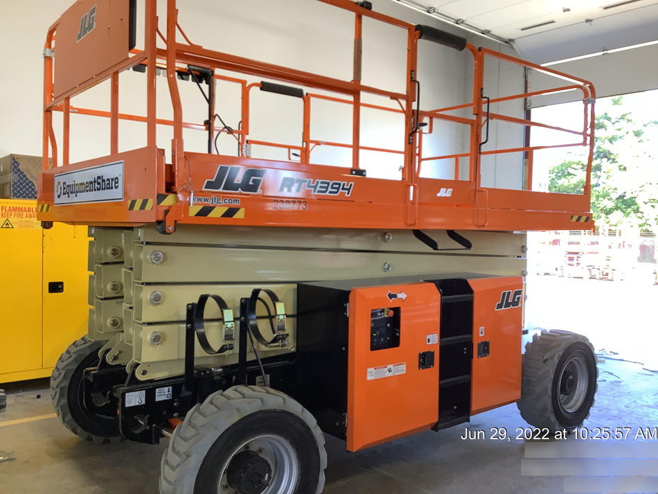 2022 JLG 4394RT