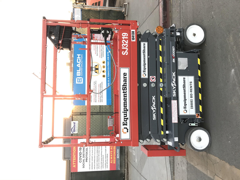 2020 Skyjack SJIII-3219 Solid NM Tires, Half height spring hinged entry gate, Dual Beacons, 800W Inverter