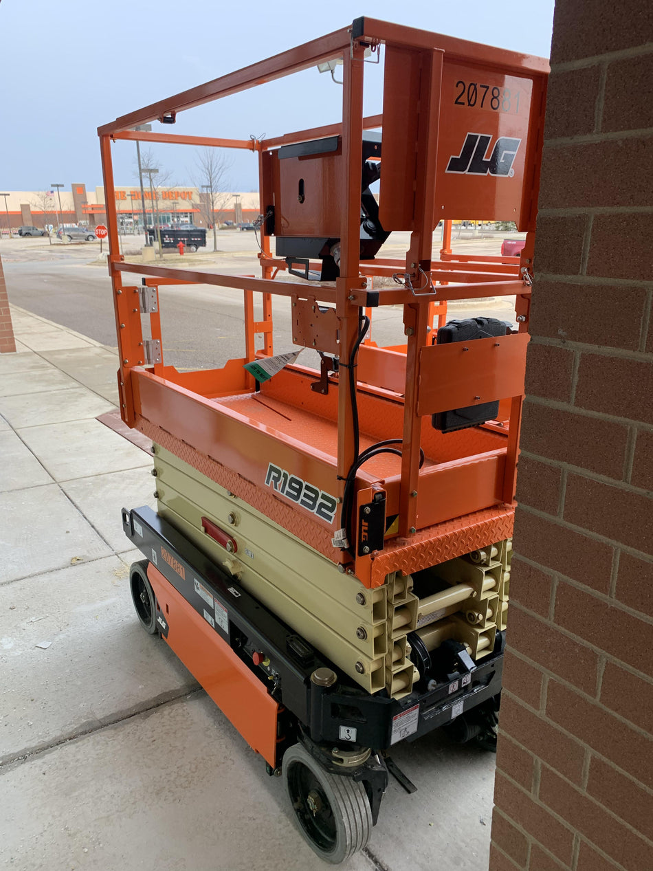 2022 JLG R1932