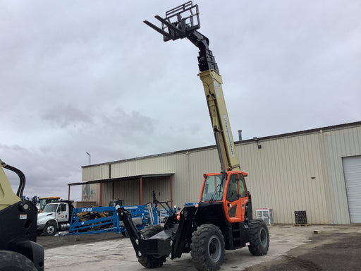 2021 JLG 1075