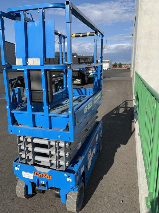 2020 Genie GS-1930 Solid Non Marking Tires, Beacon, Folding rails with half height swing gate, 800W Inverter