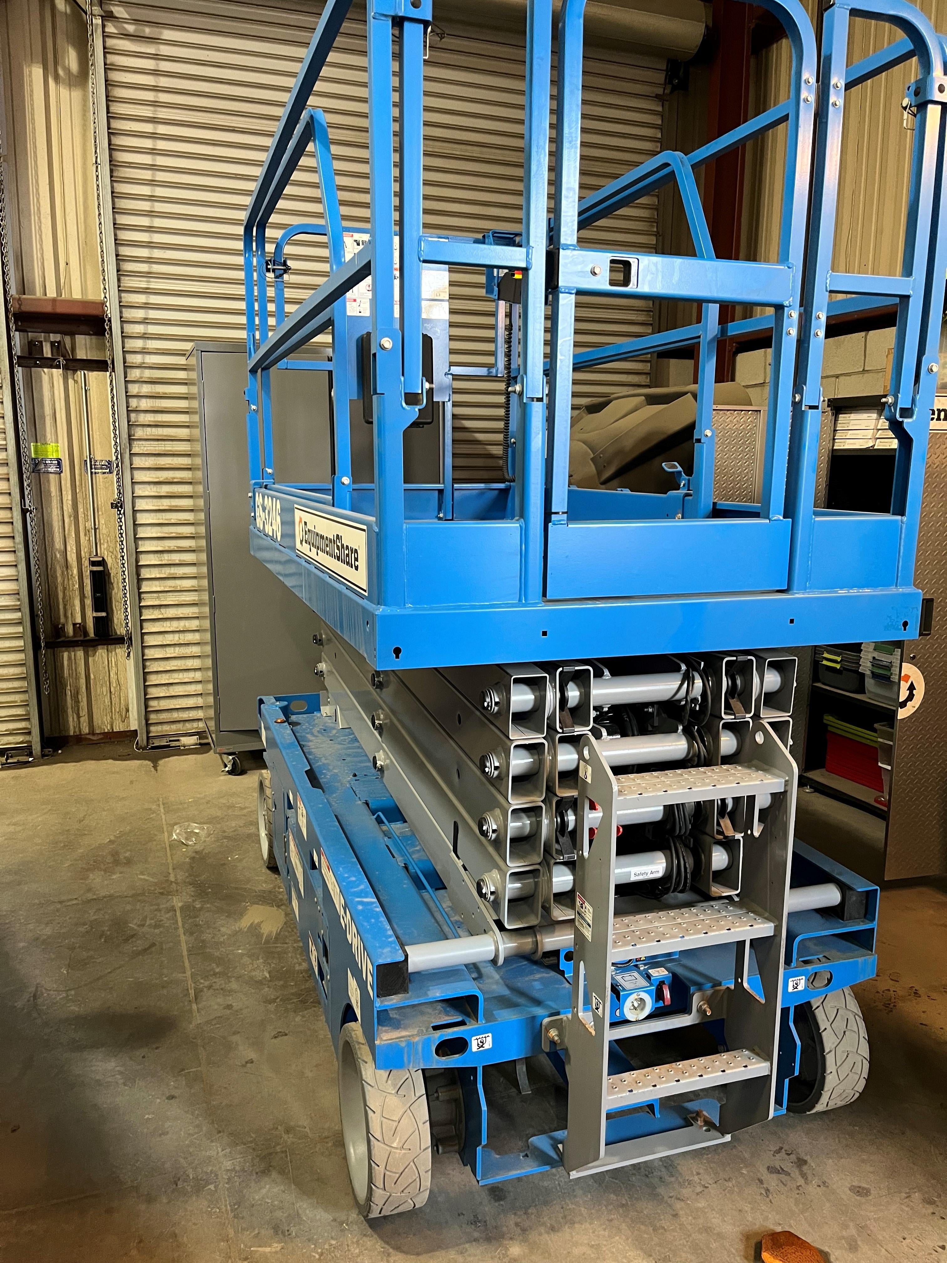 2022 GENIE GS-3246