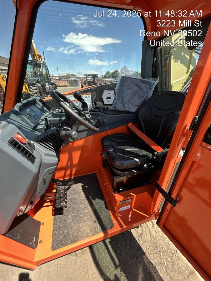 2025 JLG 519