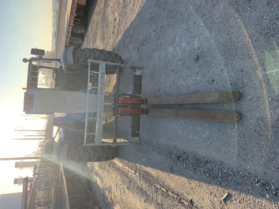 2018 Genie GTH-636 Genie GTH-636 w/Open ROPS, Solid Tires, Work Light/Beacon, 48" Carriage and Forks