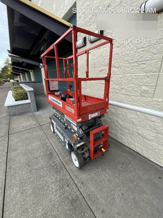 2020 Skyjack SJIII-3219 Solid NM Tires, Half height spring hinged entry gate, Dual Beacons, 800W Inverter