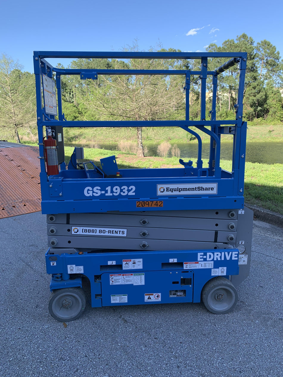 2022 GENIE GS-1932