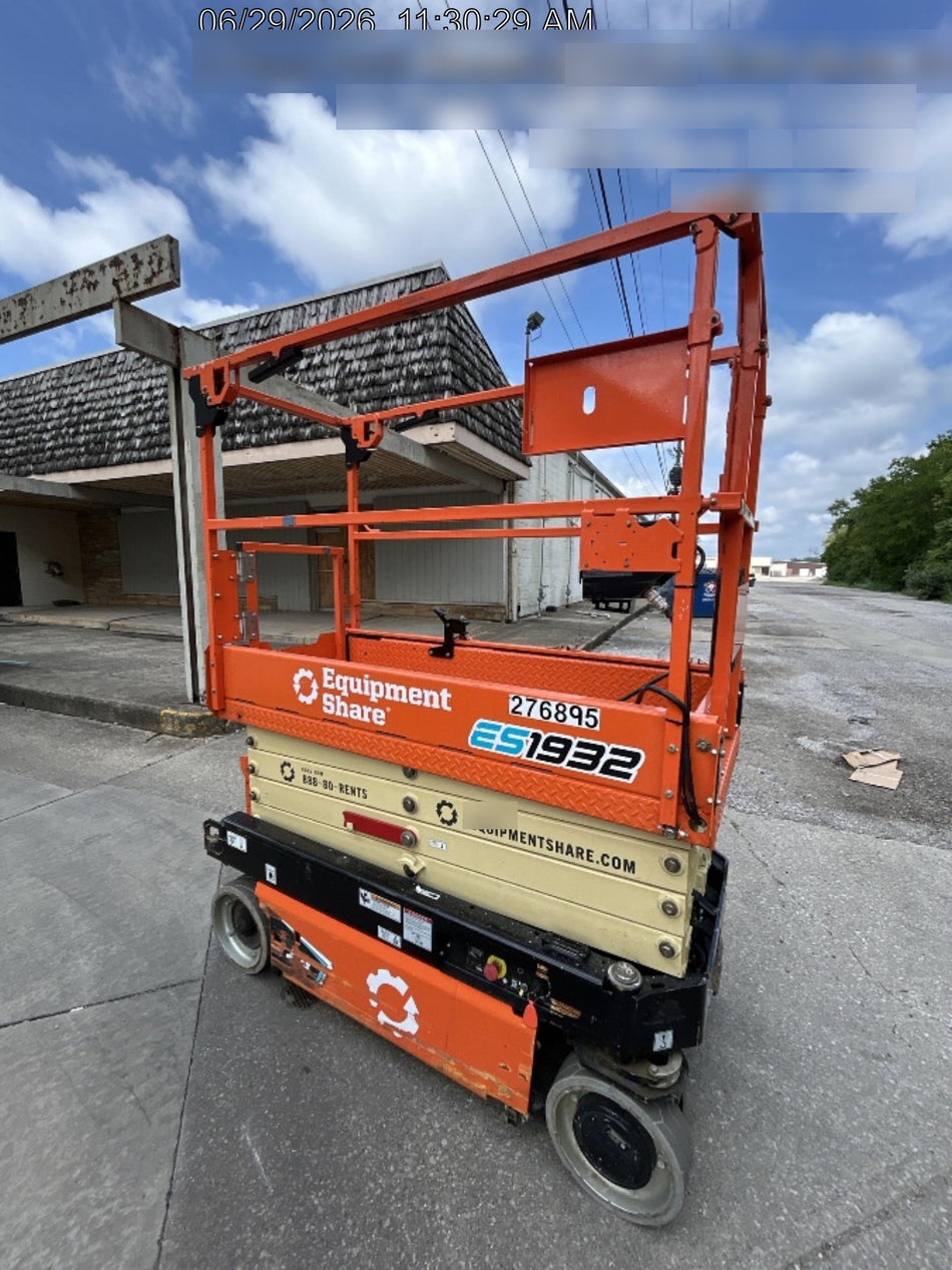 2022 JLG ES1932