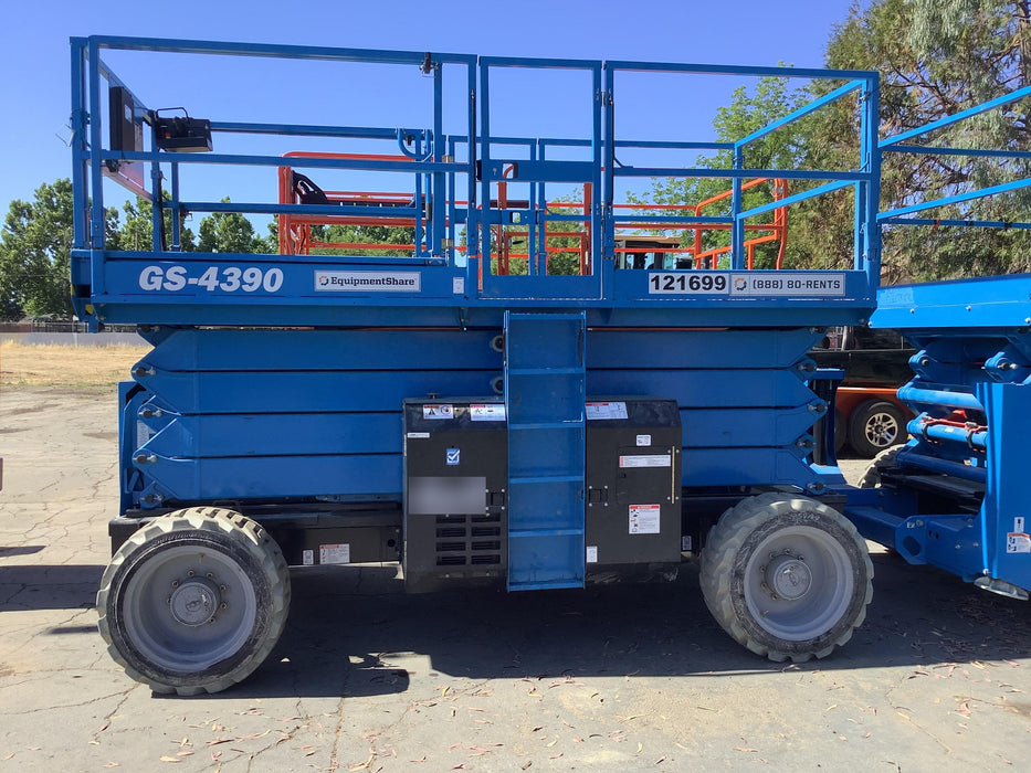 2020 GENIE GS-4390 RT