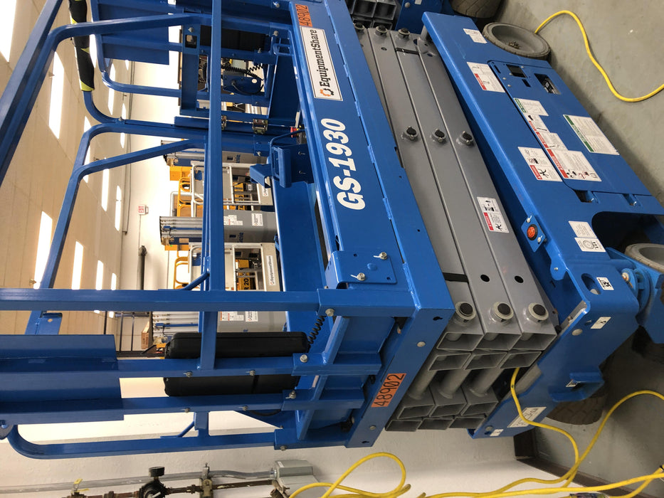 2019 Genie GS-1930 Half Height Swing Gate, 800W Inverter