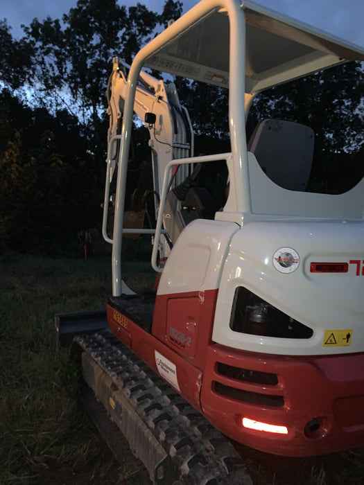 2021 TAKEUCHI TB235-2R