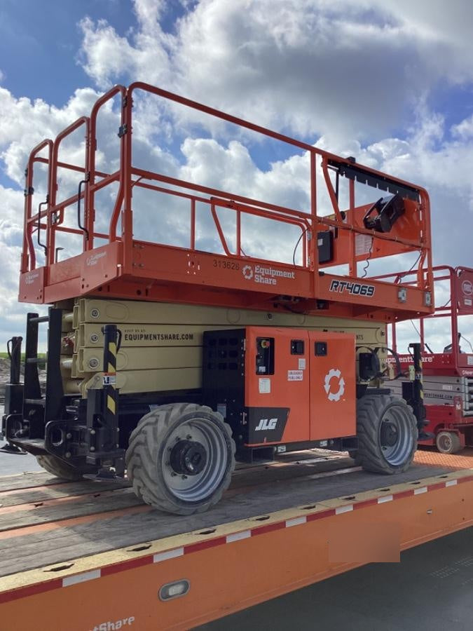 2023 JLG RT4069