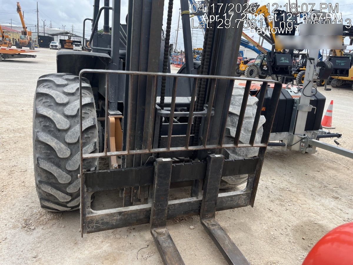 2019 CASE 588H