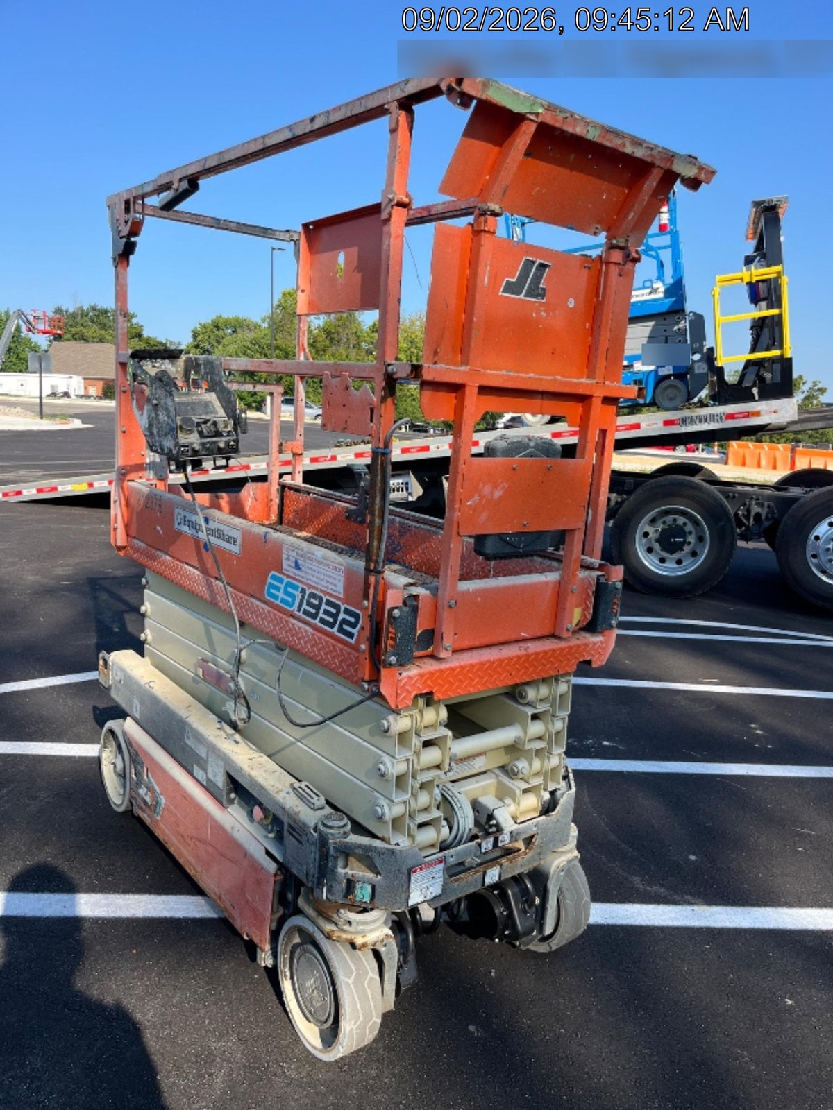 2022 JLG ES1932