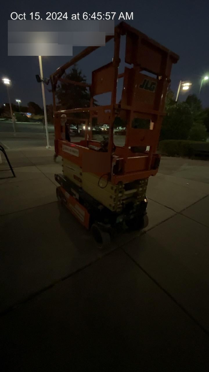 2022 JLG ES1932