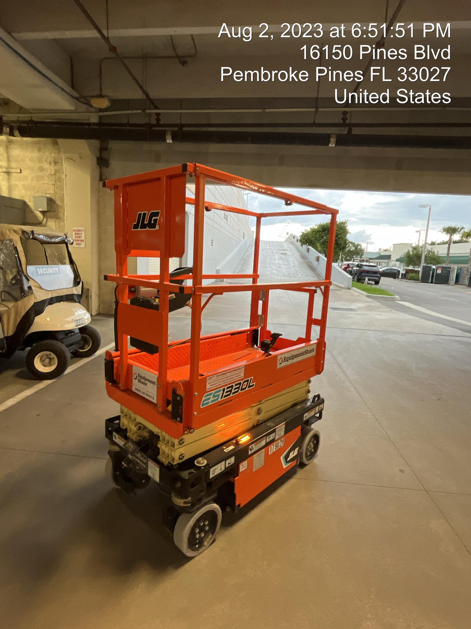 2021 JLG ES1330L
