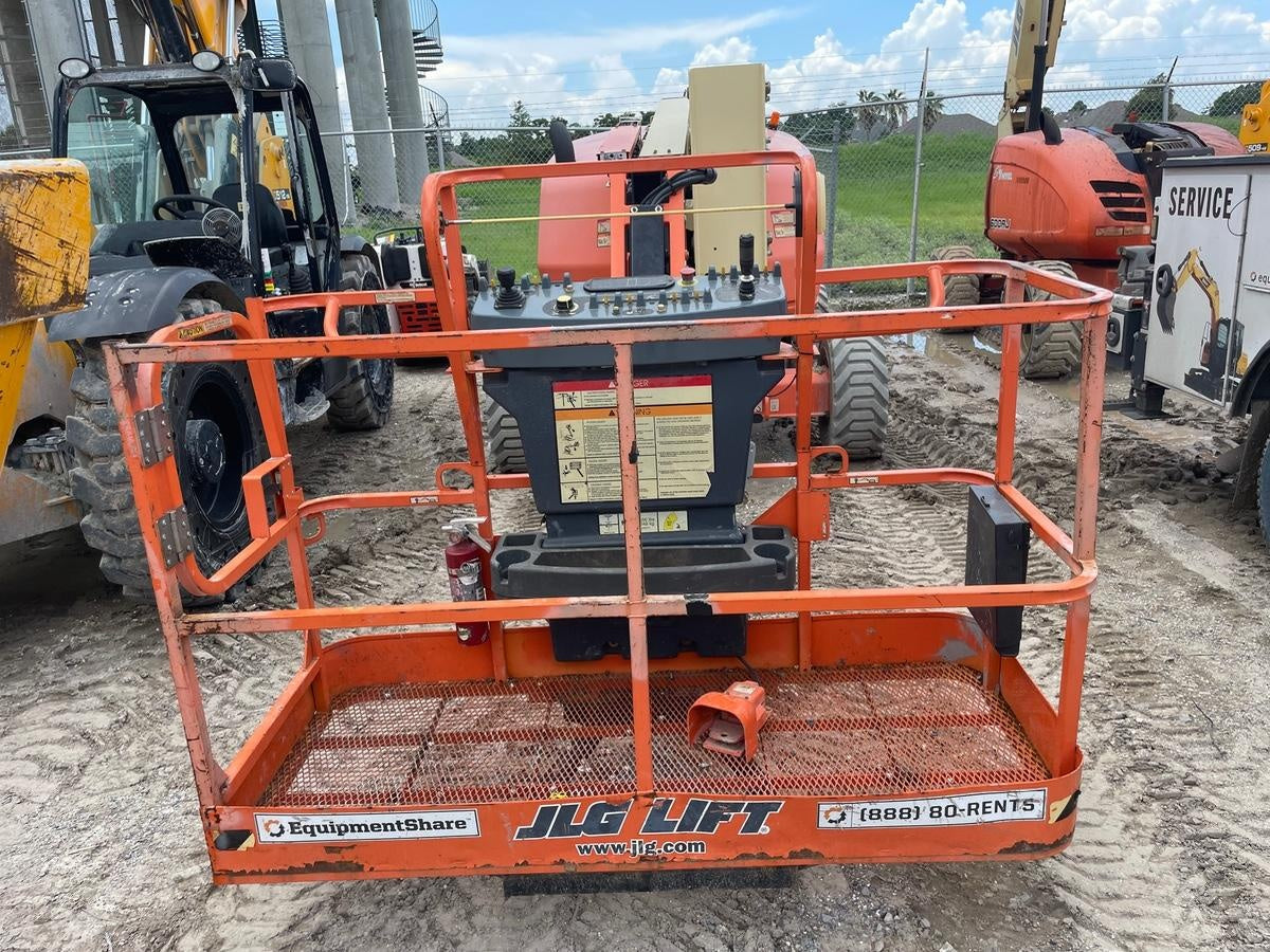 2021 JLG 450AJ