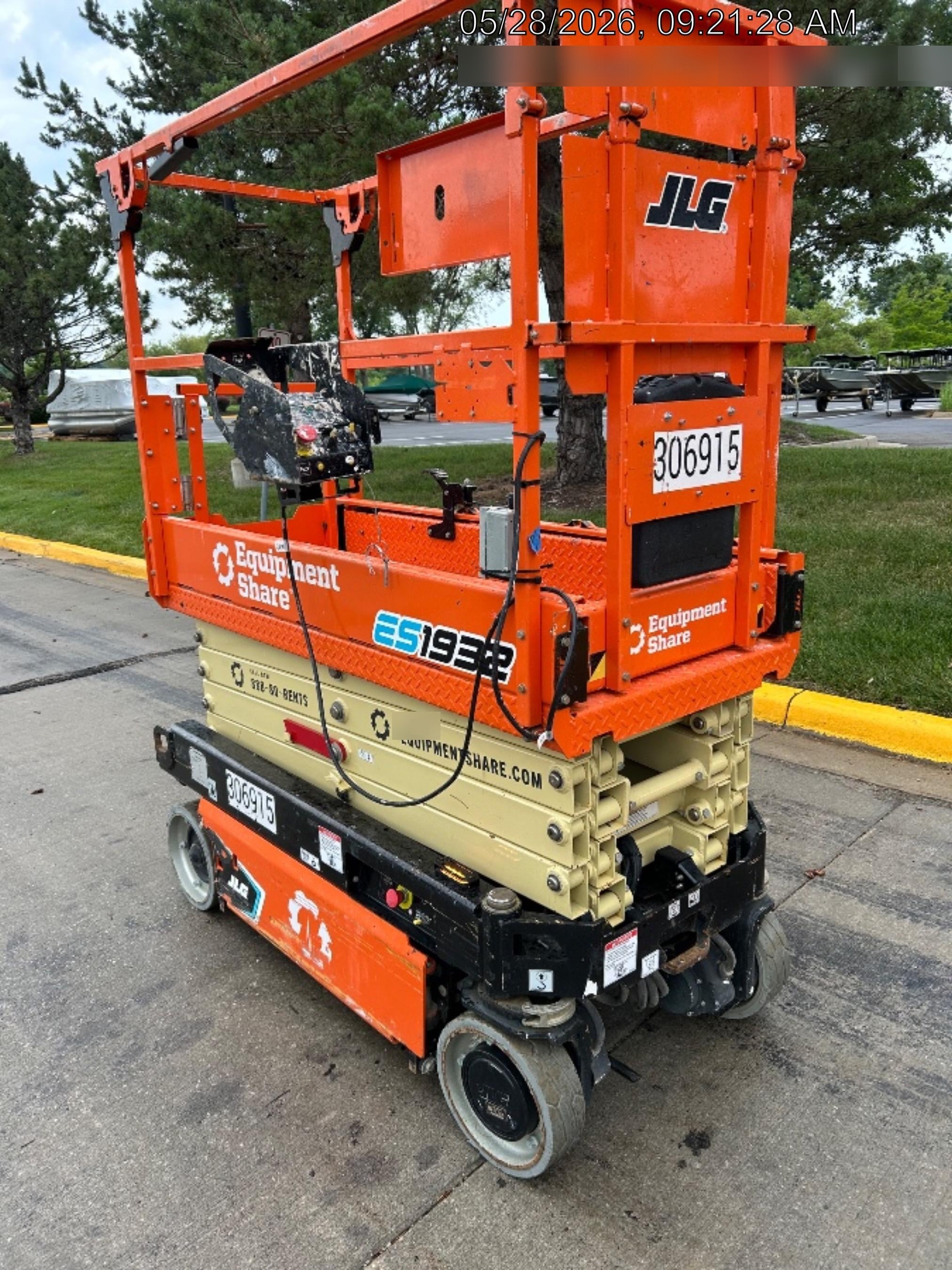 2023 JLG ES1932