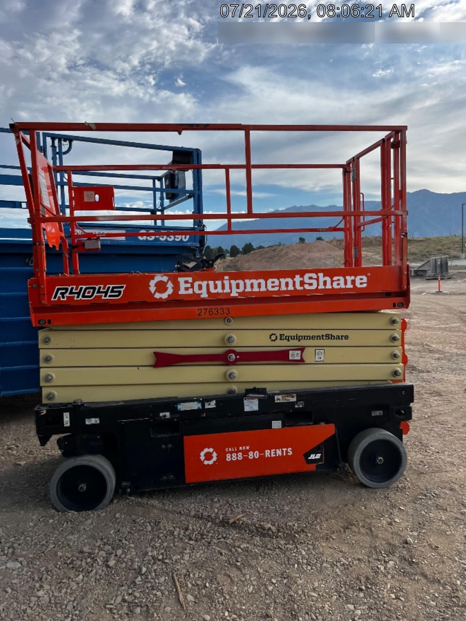 2022 JLG R4045
