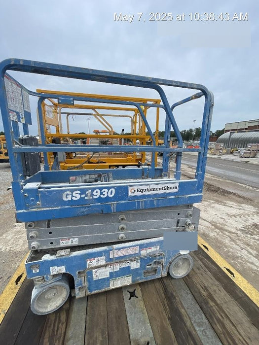 2019 Genie GS-1930 Fixed rails with chain Entry