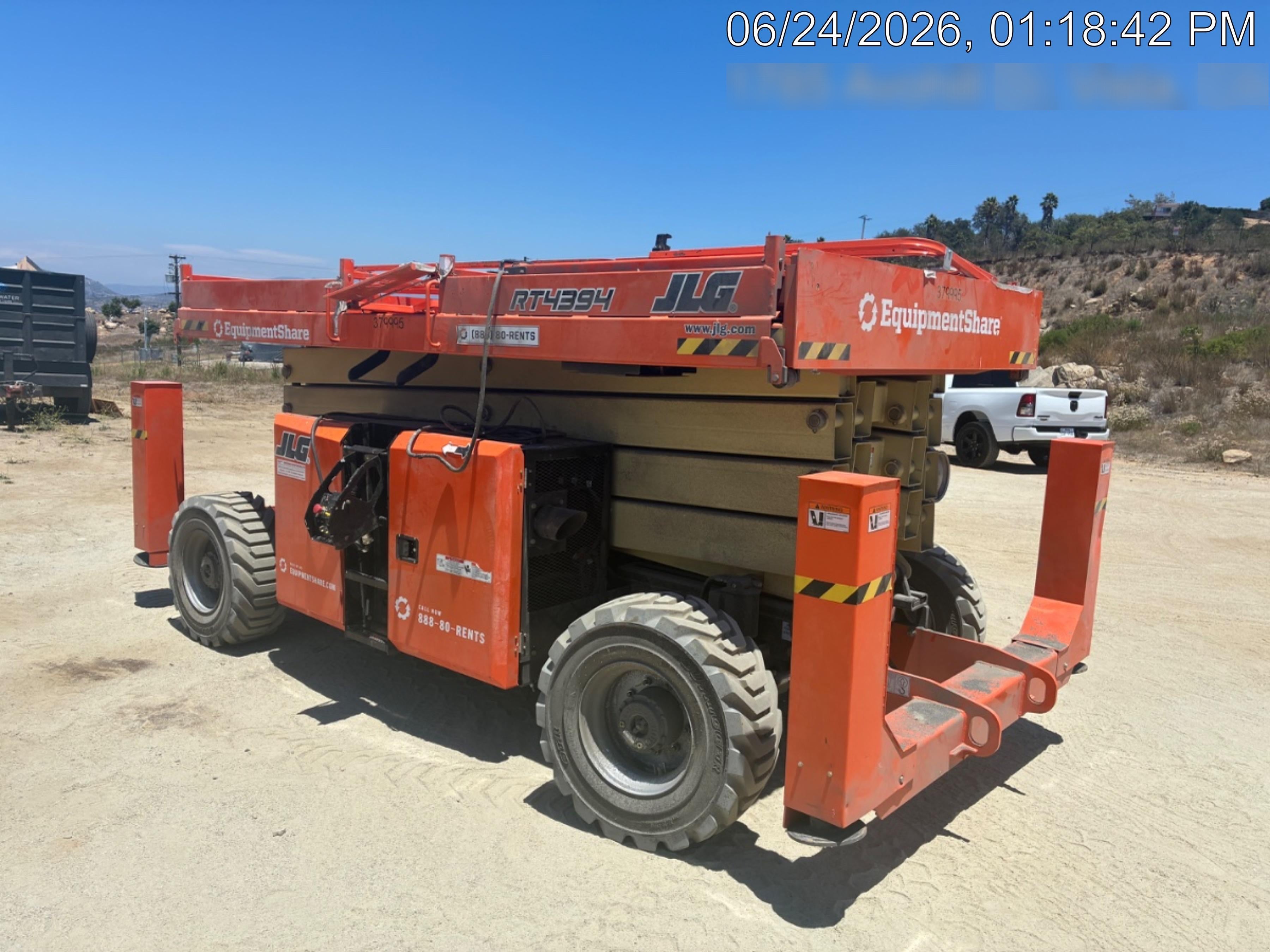 2023 JLG RT4394