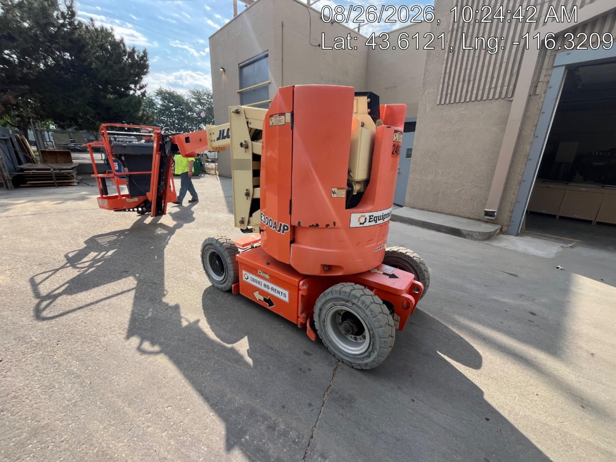 2019 JLG E300AJP