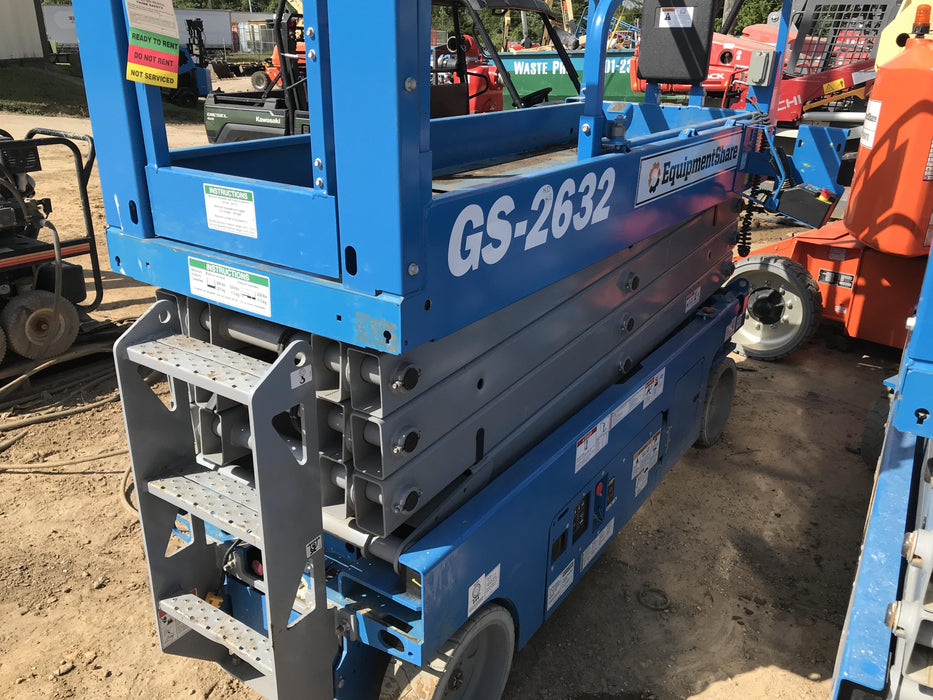 2019 Genie GS-2632 Folding rails with half height swing gate