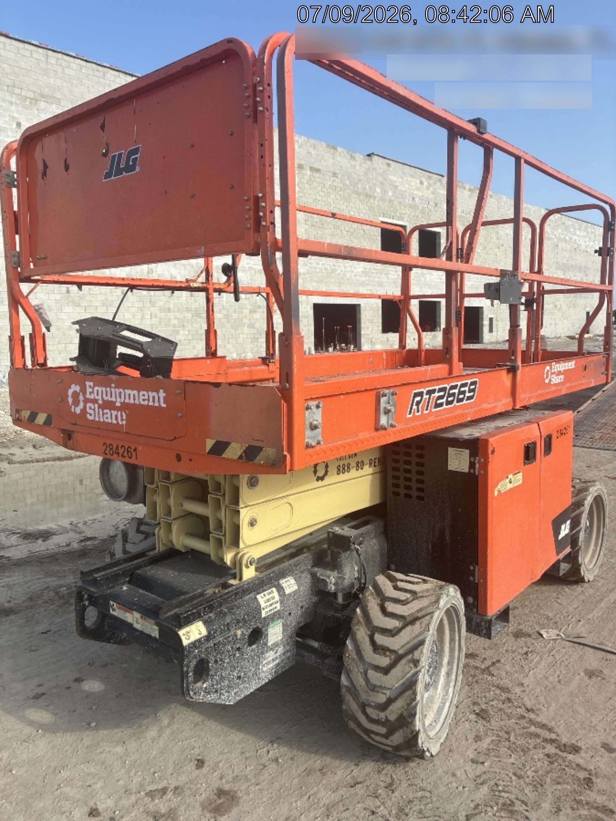 2022 JLG RT2669