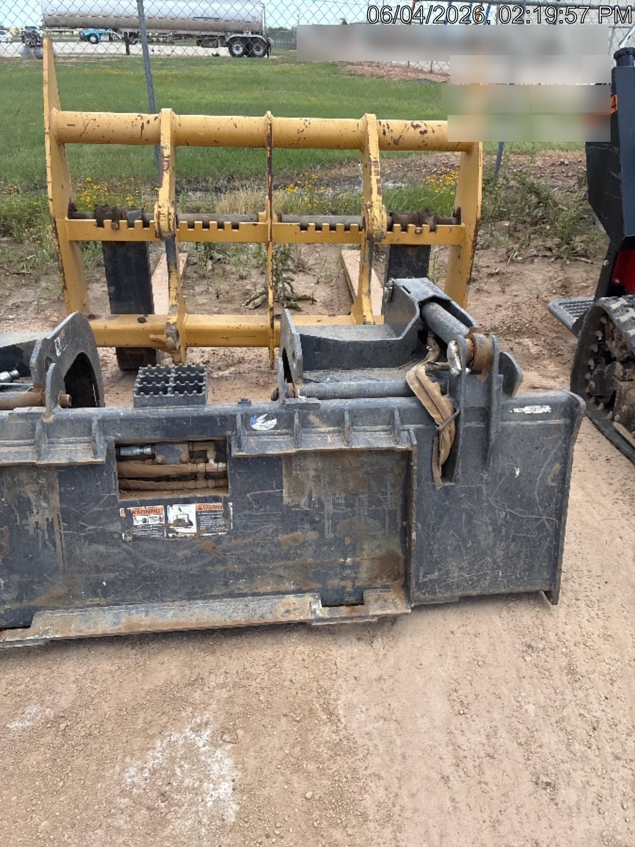 2019 PALADIN 76" Scrap Grapple Bucket - Paladin