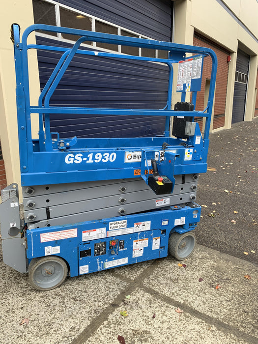 2019 Genie GS-1930 Half Height Swing Gate, 800W Inverter